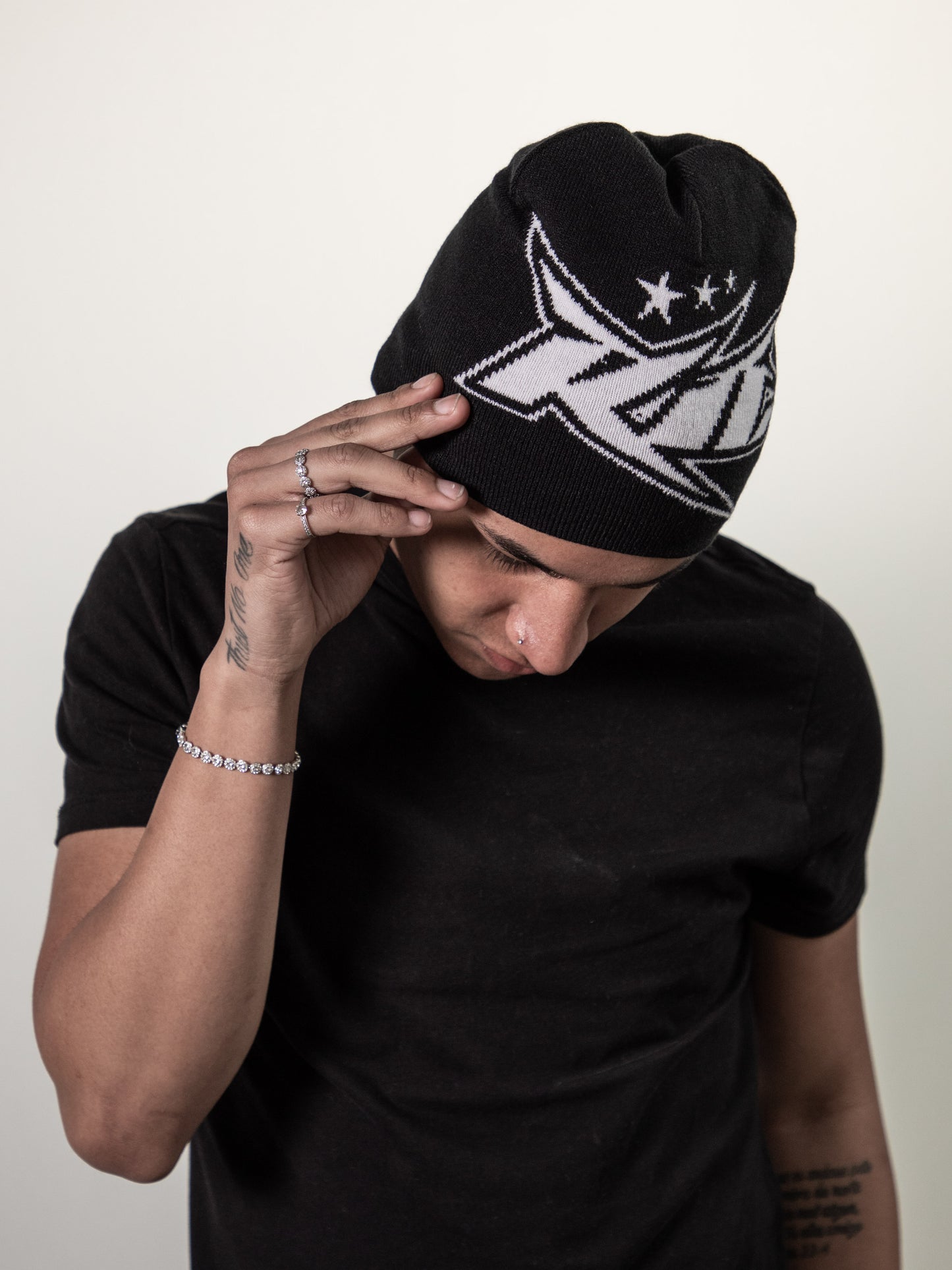 KEEP IT CLEAN -  INFINITY REVERSIBLE BEANIE - BLACK/WHITE