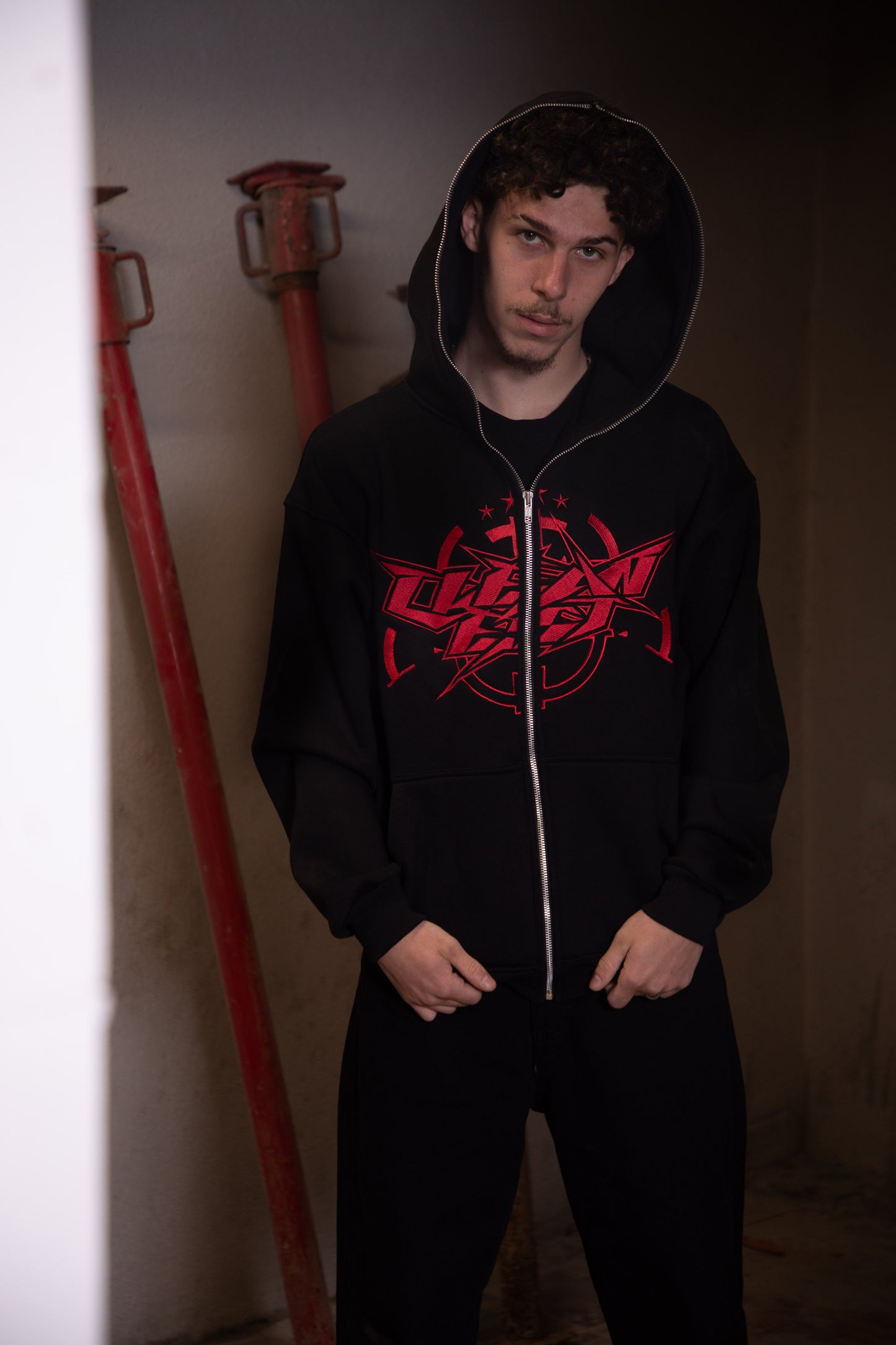 KEEP IT CLEAN - INFINITY FULL ZIPPER HOOD - RED/BLACK*