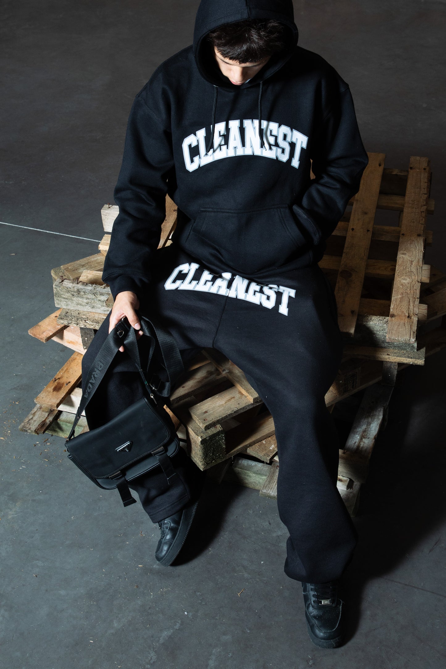 KEEP IT CLEAN - CLEANEST TRACKSUIT - BLACK