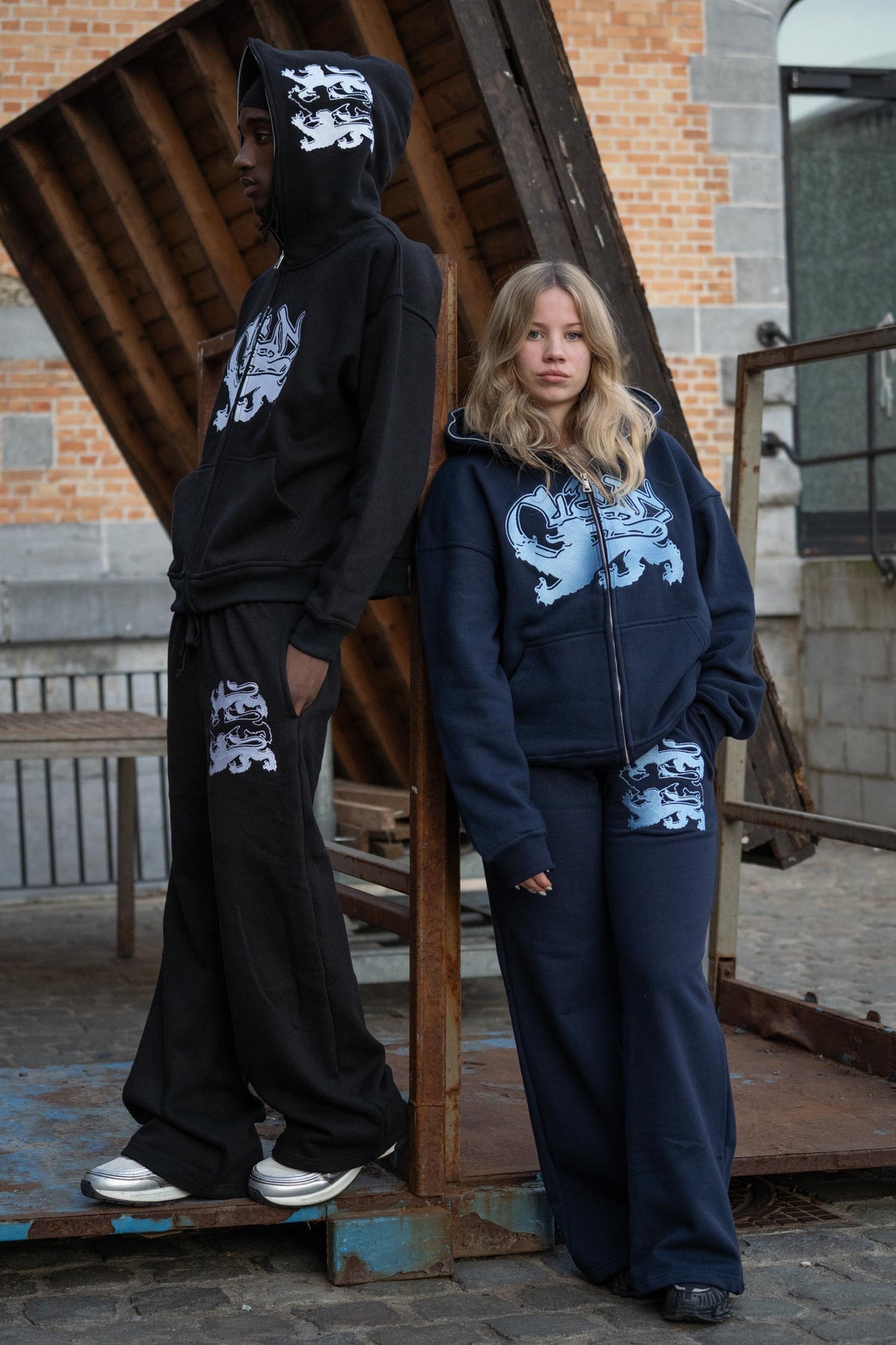KEEP IT CLEAN "FEARED LION" TRAKSUIT BLACK