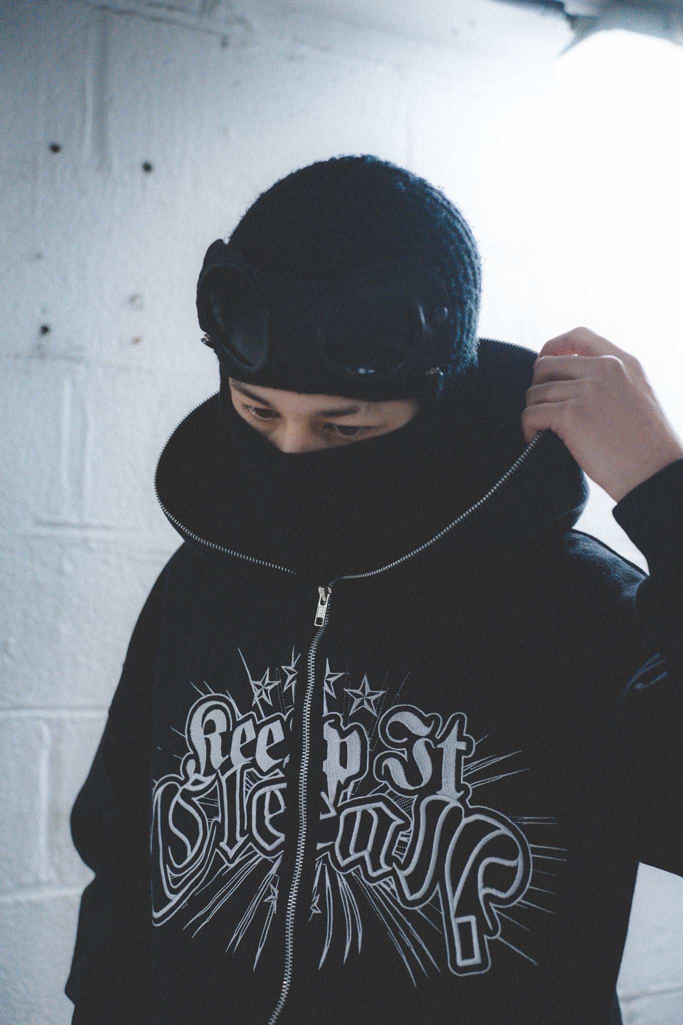 KEEP IT CLEAN - DIVINE FULL ZIPPER HOOD - BLACK/WHITE