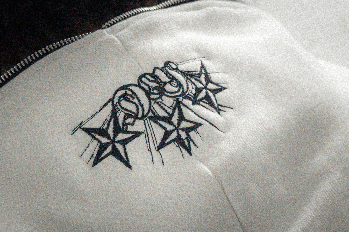 KEEP IT CLEAN - DIVINE FULL ZIPPER HOOD - WHITE/BLACK