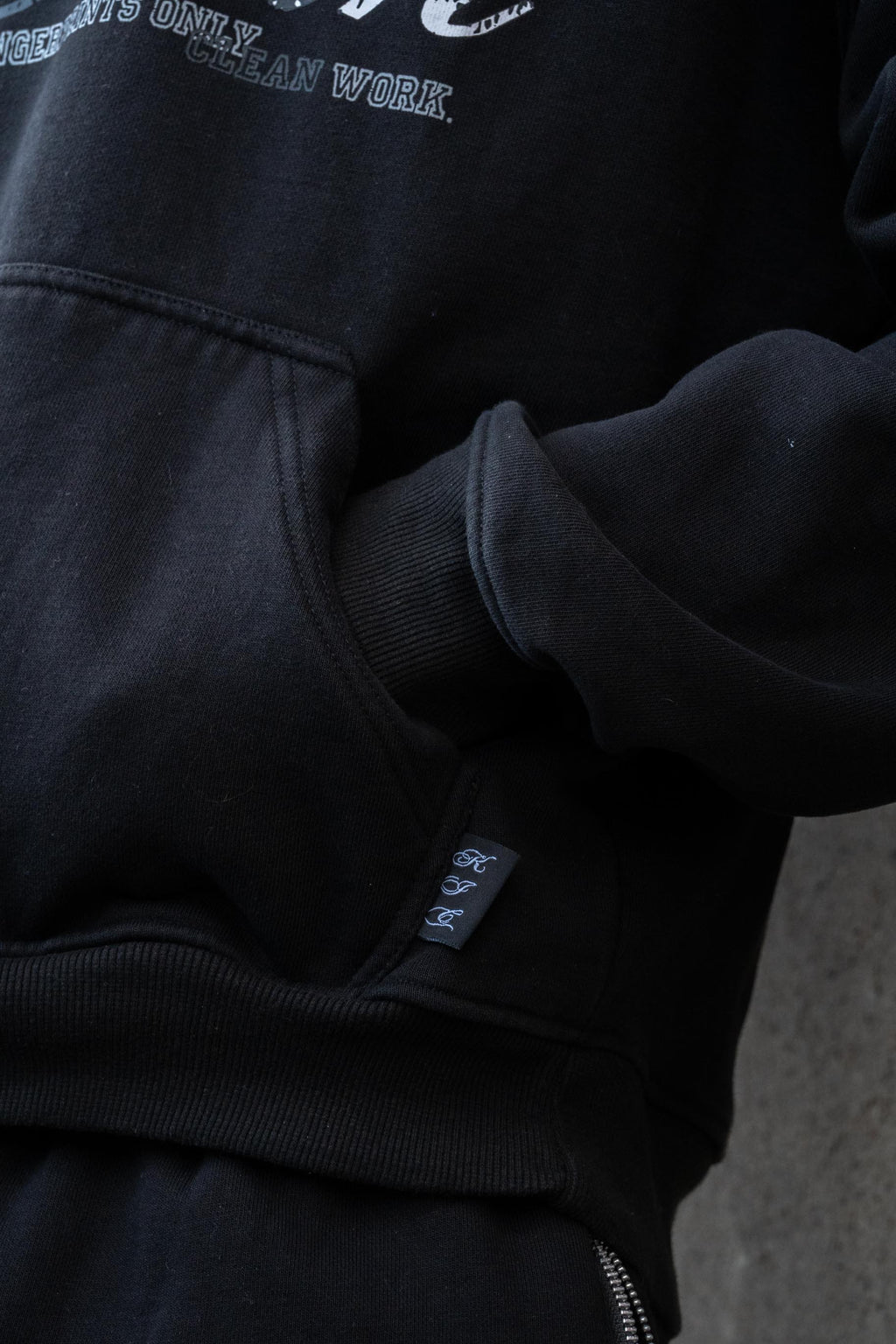 DISTRICT HOODIE BLACK