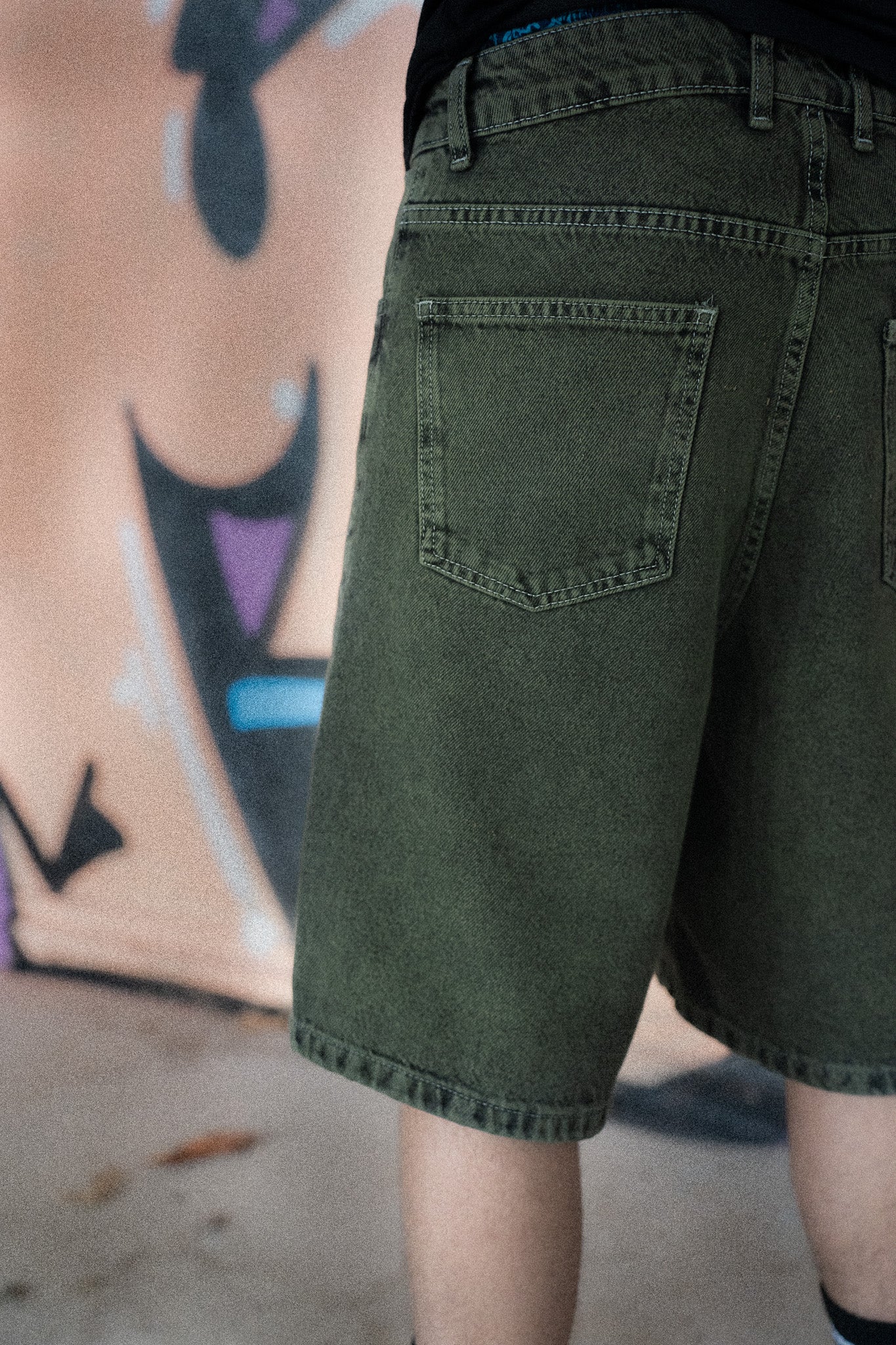 KEEP IT CLEAN - LOOSE SHORT - BLACK/GREEN