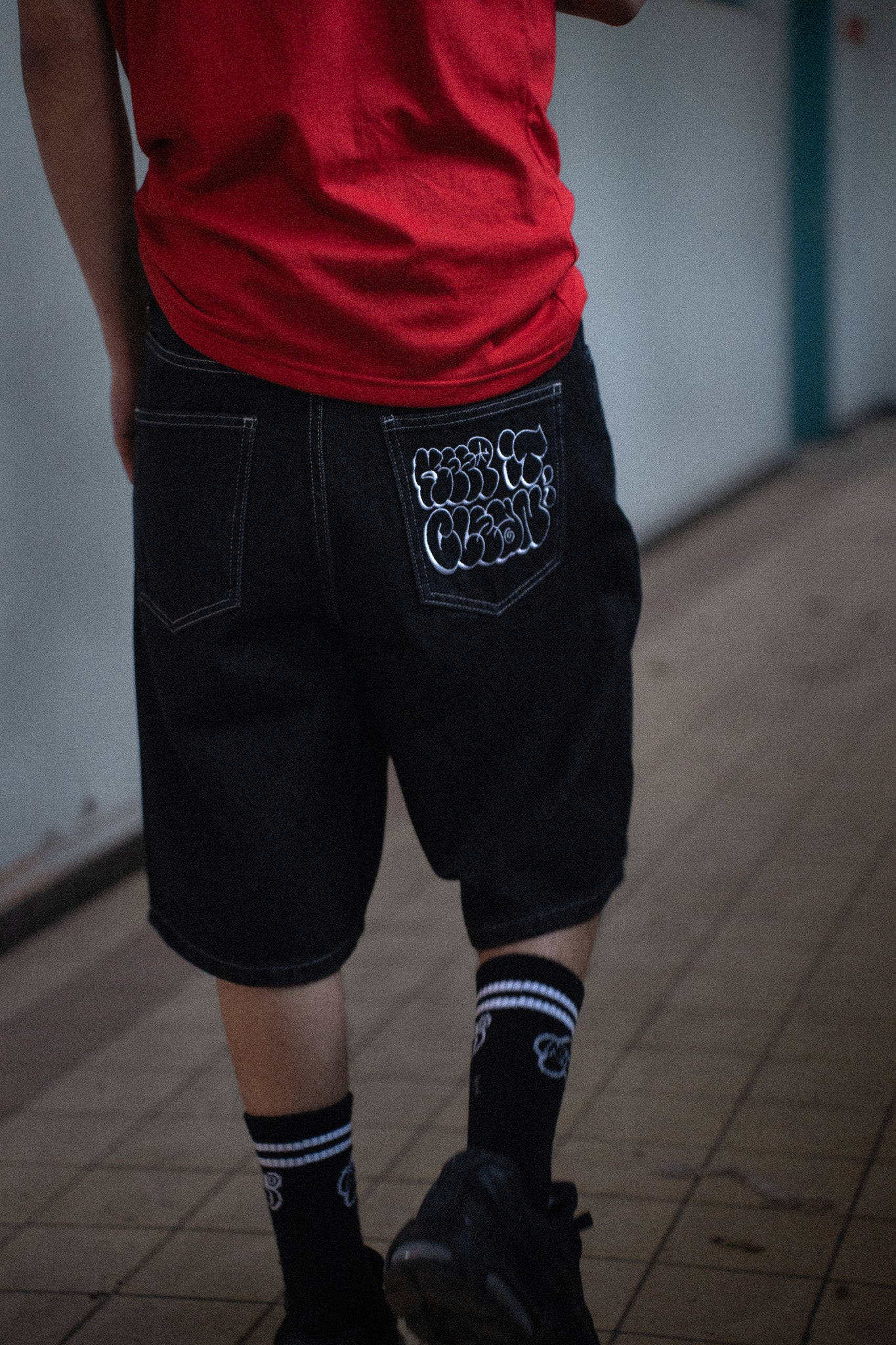 KEEP IT CLEAN - LOOSE SHORT THROW UP - BLACK WASHED