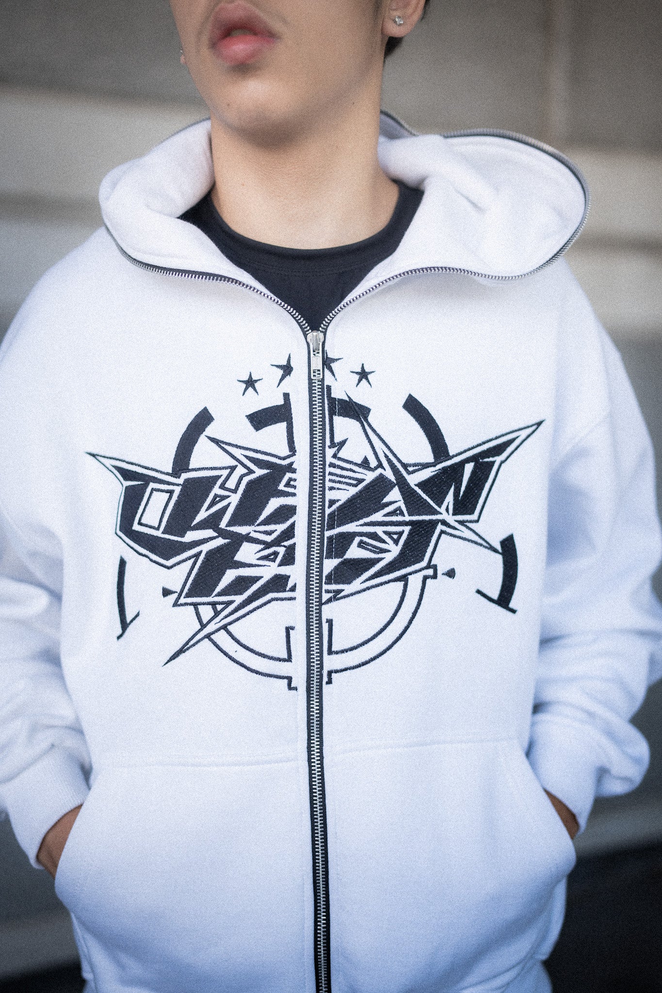 KEEP IT CLEAN - INFINITY FULL ZIPPER HOOD - WHITE/BLACK*